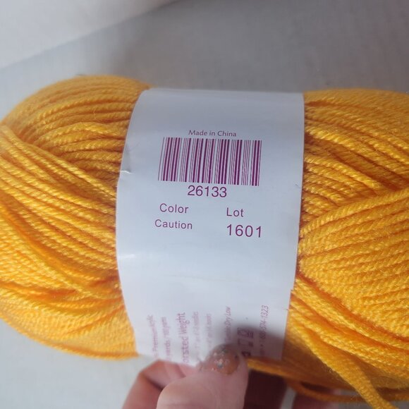 4 Skeins Knit Pick Brava Worsted Weight Acrylic Yarn - Picture 4 of 10